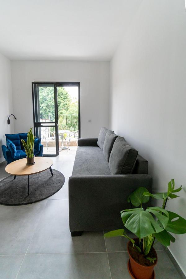 Nahal Oz 33 Aparthotel Bat Yam Exterior photo